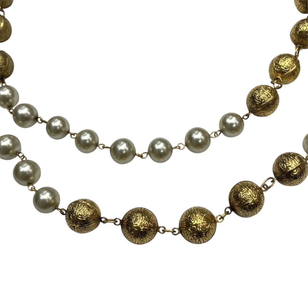 CHANEL Gold Pearl Necklace